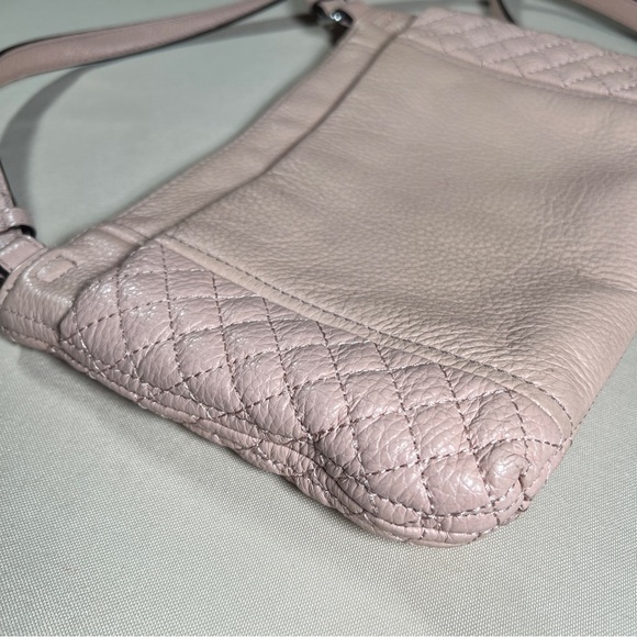 Vera Bradley Small Carryall Leather Crossbody Bag in "Pink Sands" Neutral Casual - Picture 6 of 16